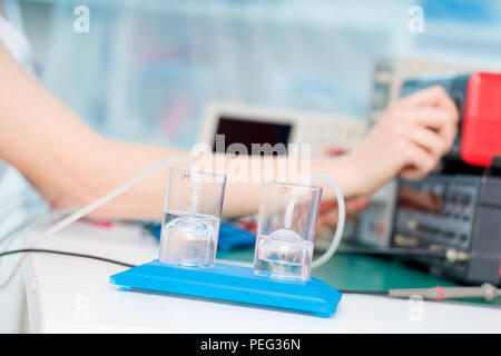 Experimentieren mit Wasserstoff Zellen Stockfoto