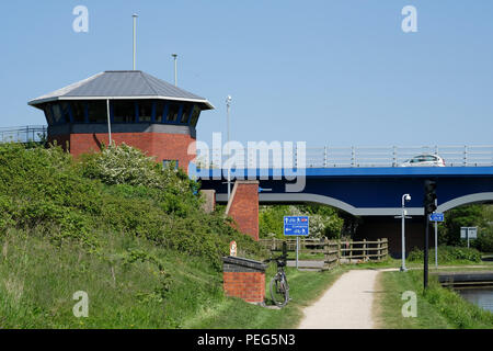 Hempsted Straßenbrücke über die Gloucester und Schärfe Canal Stockfoto