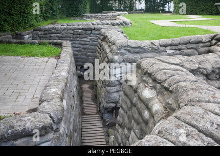 Bei Yorkshire rekonstruiert sandbagged graben Graben & gegraben bei Boezinge Stockfoto