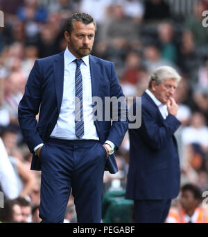 Fulham Manager Slavisa Jokanovic (links) und Crystal Palace Manager Roy Hodgson während der Premier League Spiel im Craven Cottage, London. Stockfoto