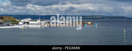 Ballyholme Yacht Club von der Esplanade Stockfoto