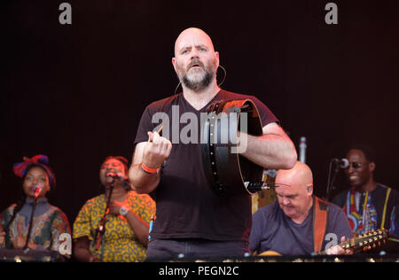 Das Afro Celt Sound System bei der cropredy Fairport Convention, England, UK. 11. August 2018 Stockfoto