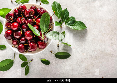 Süßkirschen. Frische organische kirsche frucht, Ansicht von oben Stockfoto