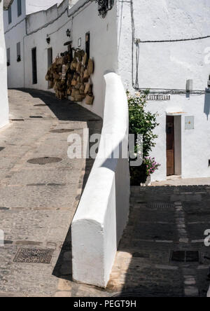 Weiß gekalkten andalusischen typisches Haus aus weißem Kalk in Vejer de la Frontera, Cadiz, Spanien Stockfoto