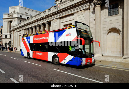 Der britische Union Jack Flagge auf London Double Decker Open Top Bus lackiert Stockfoto