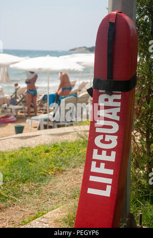 Rettungsschwimmer Rescue Tube am Strand Stockfoto