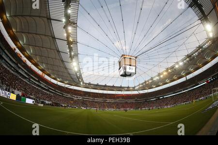 Frankfurt, Deutschland. 12 Aug, 2018. firo: 12.08.2018, Fußball, 1.Bundesliga, Saison 2018/2019, Finale Eintracht Frankfurt - FC Bayern München 0:5 Stadion, Commerzbank Arena, Übersicht Einleger, Hintergrund | Verwendung der weltweiten Kredit: dpa/Alamy leben Nachrichten Stockfoto