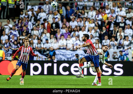 Tallinn, Estland. 15 Aug, 2018. Diego Costa von Atletico Madrid am Angriff auf UEFA Super Cup 2018 in Tallinn Der UEFA Super Cup 2018 wurde zwischen Real Madrid und Atletico Madrid gespielt. Atletico Madrid gewann das Match mit 4:2 in der Verlängerung nach und nahm die Trophäe nach Zeichnung bei 2-2 während der ersten 90 Minuten des Spiels. Credit: Hendrik Osula/SOPA Images/ZUMA Draht/Alamy leben Nachrichten Stockfoto