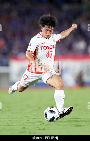 Kanagawa, Japan. 15 Aug, 2018. €/Yuki Soma (Grampus) Fußball: 2018 J1 Liga Match zwischen Yokohama FMarinos 1-2 Nagoya Grampus bei Nissan Stadion in Kanagawa, Japan. Credit: yohei Osada/LBA SPORT/Alamy leben Nachrichten Stockfoto