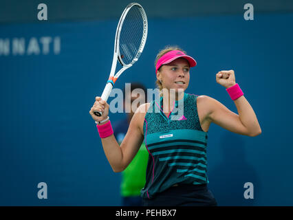 Cincinnati, Ohio, USA. 15 Aug, 2018. Anet Kontaveit Estlands in Aktion während ihrer zweiten Runde am Westlichen und Südlichen öffnen 2018 WTA Premier 5 Tennis Turnier. Cincinnati, Ohio, USA. Am 15. August 2018. Quelle: AFP 7/ZUMA Draht/Alamy leben Nachrichten Stockfoto