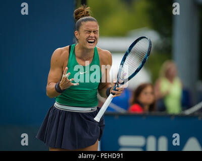 Cincinnati, Ohio, USA. 15 Aug, 2018. Maria Sakkari Griechenlands in Aktion während ihrer zweiten Runde am Westlichen und Südlichen öffnen 2018 WTA Premier 5 Tennis Turnier. Quelle: AFP 7/ZUMA Draht/Alamy leben Nachrichten Stockfoto