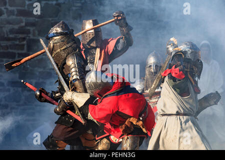 Mittelalterliche Ritter in schweren Kampf Aktion Stockfoto