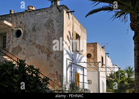 Wohngebäude (Italienische rationalistischen Architektur) in Lakki, Leros, Dodekanes, Griechenland Stockfoto