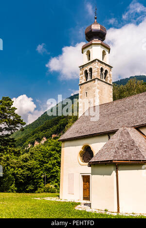 Kirche in den Bergen in Pieve Tesino, Trentino, Italien Stockfoto