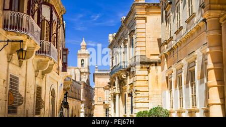 Schöne Stadt Mdina, Aussicht mit Dom und alte Häuser, Malta. Stockfoto