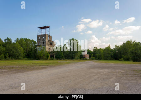 Forlì, Italien, Außenfassade eines verlassenen Getreidesilo Stockfoto