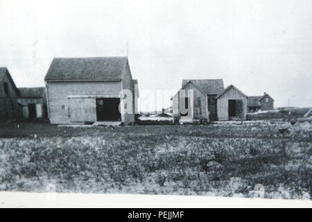 Ein Foto von einem älteren Foto bei Indian River Life-Saving Station, Aug 29., 2015. Die Station wurde 1876 für die Nutzung durch die United States Lifesaving Service, eine staatliche Organisation geschaffen, um die alarmierende Anzahl von Wracks an den Küsten der Vereinigten Staaten zu reagieren. Stockfoto