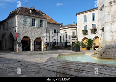 Place Gambetta in Eymet, South West France. 2018 Stockfoto