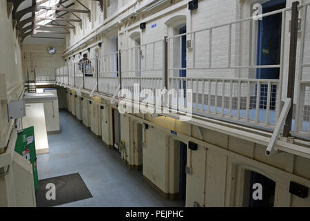 Shrewsbury Gefängnis, genannt die Dana, die in 2013 abgeschlossen und ist jetzt offen für jailhouse Touren. Geführte Tour. Verlassenen, Verfallenen. Stockfoto