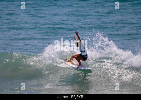 Coco Ho konkurrieren in der US Open des Surfens 2018 Stockfoto