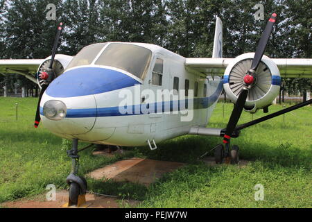 Harbin Y-11 Registrierung B-3880 auf Anzeige am Eingang der Civil Aviation Museum, Peking, China im Juli 2018 Stockfoto