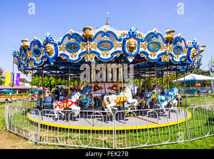 Merry Go Round auf lokaler County Fair Stockfoto