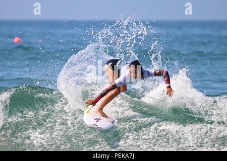 Shino Matsuda konkurrieren in der US Open des Surfens 2018 Stockfoto