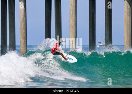 Mihimana Braye konkurrieren in der US Open des Surfens 2018 Stockfoto