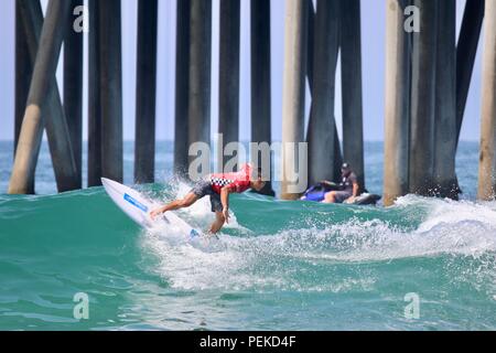 Mihimana Braye konkurrieren in der US Open des Surfens 2018 Stockfoto