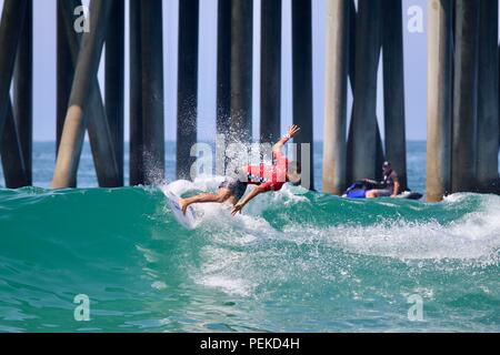 Mihimana Braye konkurrieren in der US Open des Surfens 2018 Stockfoto