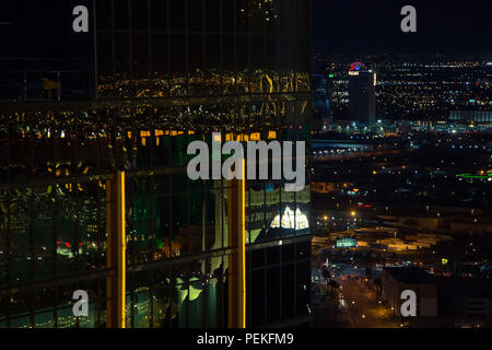 Panorama Blick auf den Las Vegas Strip bei Nacht Stockfoto