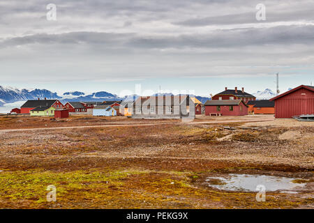 Gebäude der nördlichsten Zivilen und funktionale Siedlung Ny-Ålesund, Spitzbergen oder Spitzbergen, Europa Stockfoto