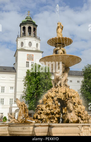 Der Brunnen der Residenz in der Altstadt von Salzburg Österreich Stockfoto