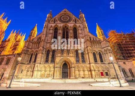 York Minster Kathedrale Sonnenuntergang Dämmerung, York, England, UK. Stockfoto