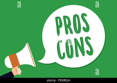 Konzeptionelle Handschrift zeigen Profis Kons. Business foto Präsentation der günstigen und ungünstigen Faktoren oder aus Gründen der person Mann mit Megaphon Stockfoto