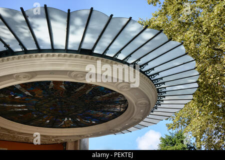 Die Art Nouveau Arenal Kiosk in Bilbao, Spanien Stockfoto