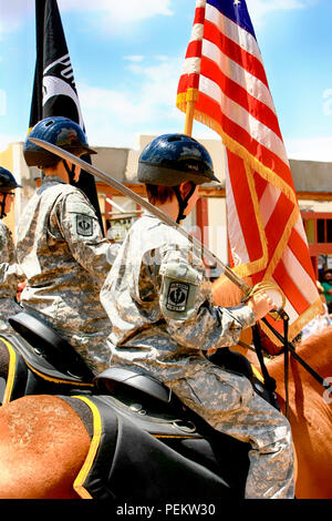 Der Grabstein JTOTC gelbe Jacke Bataillon Fahrt in der jährlichen Doc Holiday Parade in Tombstone, Arizona Stockfoto