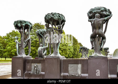 Oslo, Norwegen - 12.08.2018: Skulpturen von Gustav Vigeland (1869-1943), einem renommierten norwegischen Bildhauers, Frogner Park, Oslo. Stockfoto