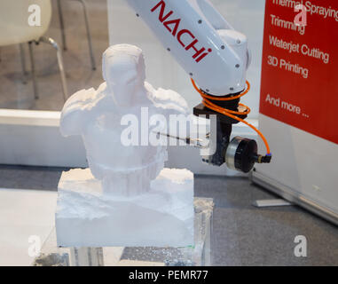 Bangkok, Thailand - 20. Juni 2018: Nachi Industrie Robot Arm 3D-Druck in Manufacturing Expo 2018 durchführen Stockfoto