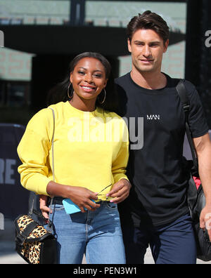 Samira Mächtigen und Frankie Foster außerhalb ITV Studios mit: Samira Mächtige, Frankie fördern Wo: London, Großbritannien Wann: 16 Aug 2018 Quelle: Rocky/WENN.com Stockfoto