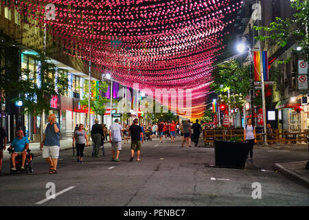 Montreal, Kanada, 15. August 2018. die Menschen entlang gay Montreal's Dorf. Credit: Mario Beauregard/Alamy leben Nachrichten Stockfoto