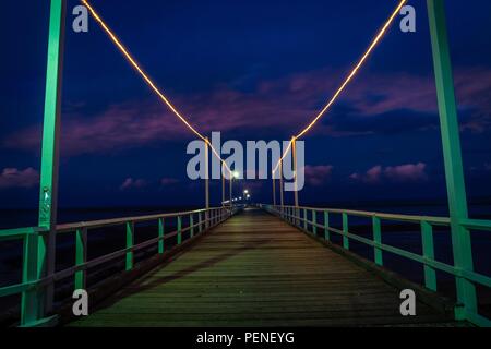 Urangan Pier bei Nacht in Queensland, Australien Stockfoto