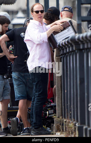 Benedict Cumberbatch auf Lambeth Bridge, London, Filmen Szenen für Kanal 4 Drama 'Brexit', in denen Cumberbatch spielt Dominic Cummings. Mit: Benedict Cumberbatch Wo: London, Großbritannien Wann: 16 Aug 2018 Quelle: WENN.com Stockfoto