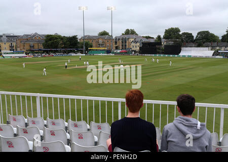 Spielen beginnt unter der Fluter bei Essex CCC CCC, Specsavers vs Middlesex County Championship Division 1 Cloudfm County Cricket am Boden Stockfoto