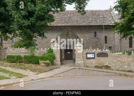 Die Kirche von St. Nicolas in der Ortschaft Worth Matravers, Purbeck, Dorset, Großbritannien Stockfoto