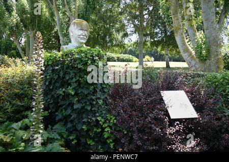 Statue von Albert Sorel in Jardin des Personnalités, Honfleur Frankreich Stockfoto