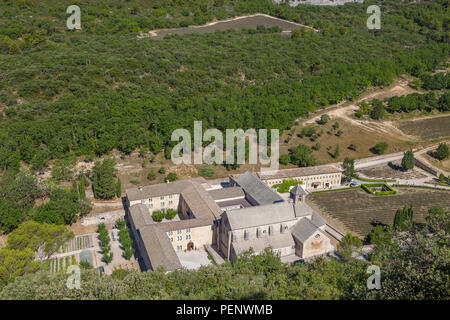 Abbaye Notre-Dame de Sénanque in der Nähe von Gordes, Provence, Frankreich Stockfoto