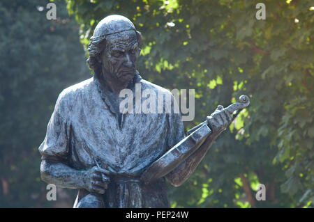 Italien, Lombardei, Cremona, Piazza Guglielmo Marconi Platz, Bronze Statue Antonio Stradivari von Gianfranco Paulli Stockfoto