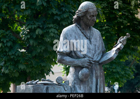 Italien, Lombardei, Cremona, Piazza Guglielmo Marconi Platz, Bronze Statue Antonio Stradivari von Gianfranco Paulli Stockfoto