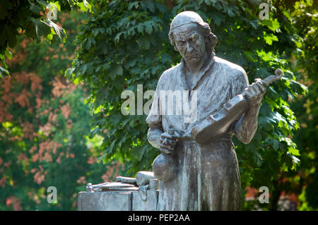 Italien, Lombardei, Cremona, Piazza Guglielmo Marconi Platz, Bronze Statue Antonio Stradivari von Gianfranco Paulli Stockfoto